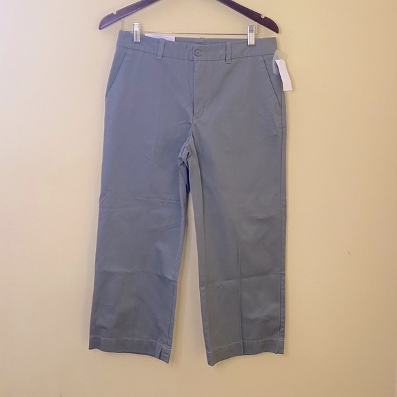 NWT GAP Olive Green Classic Fit Capri Pants Size 8 - Picture 1 of 10